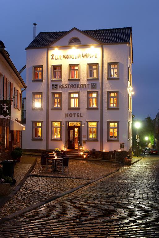 Zur Ewigen Lampe Romantisches Landhotel & Restaurant Nideggen Luaran gambar